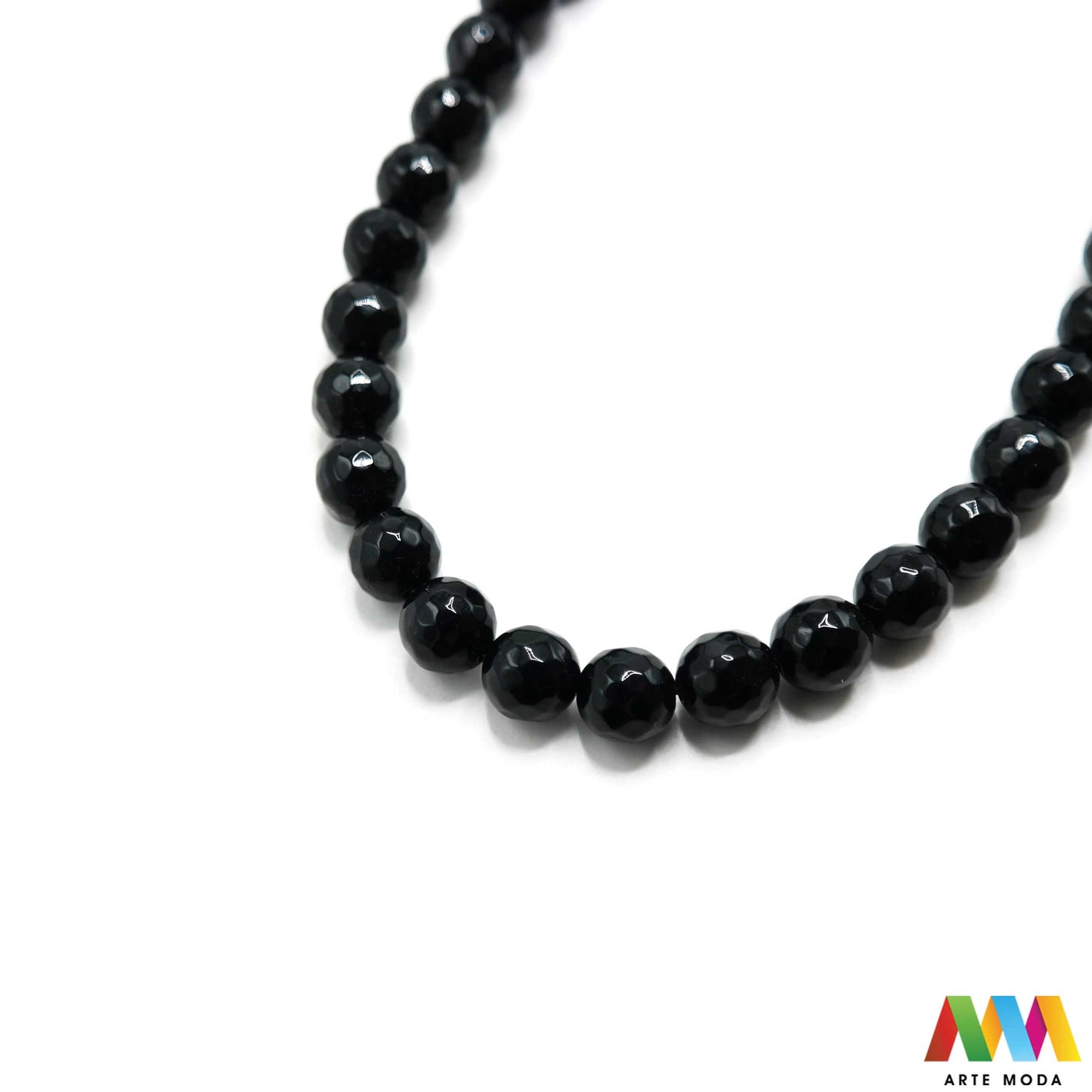 oniks onyx kristal kvarc kalcedon poludrago kamenje repromaterijal poludragi ukrasni kamen mineral crne perle crni muški nakit zaštite uzemljenje snaga izrada DIY mat sjajni narukvice ogrlice Otkrijte moć Oniksa Ovaj crni poludragi kamen simbolizira snagu zaštitu i uzemljenje Njegova duboka boja i elegantan finiš (mat/sjajni) savršeni su za sofisticirani muški i unisex nakit Birajte mat ili sjajne perle od Oniksa i unesite dozu klasične elegancije u svoj uradi sam nakit arte moda repromaterijal