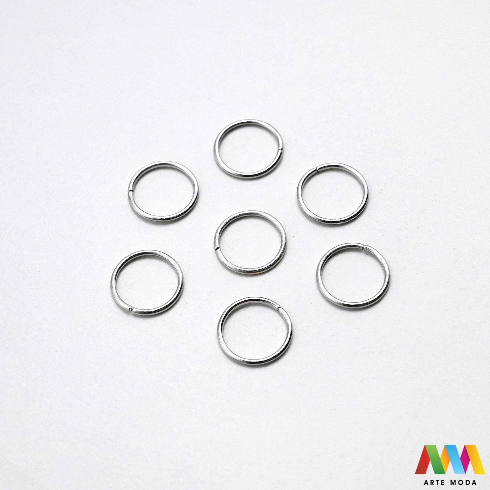 alkice spojnice karike jump rings spojni prstenovi metalni kolutovi DIY pribor repromaterijal srebrne zlatne izrada nakita spajanje perli metalne za nakit otvorene zatvorene izradu materijal prsten elementi narukvice ogrlice Osigurajte čvrstinu nakitu Metalne alkice su neizostavne spojnice spajanje kopči privjesaka lanaca Birajte između prstenova u raznim veličinama bojama bronca složenost vašeg uradi sam projekta kvalitetne alkice pružit profesionalan siguran završetak kreaciji arte moda repromaterijal