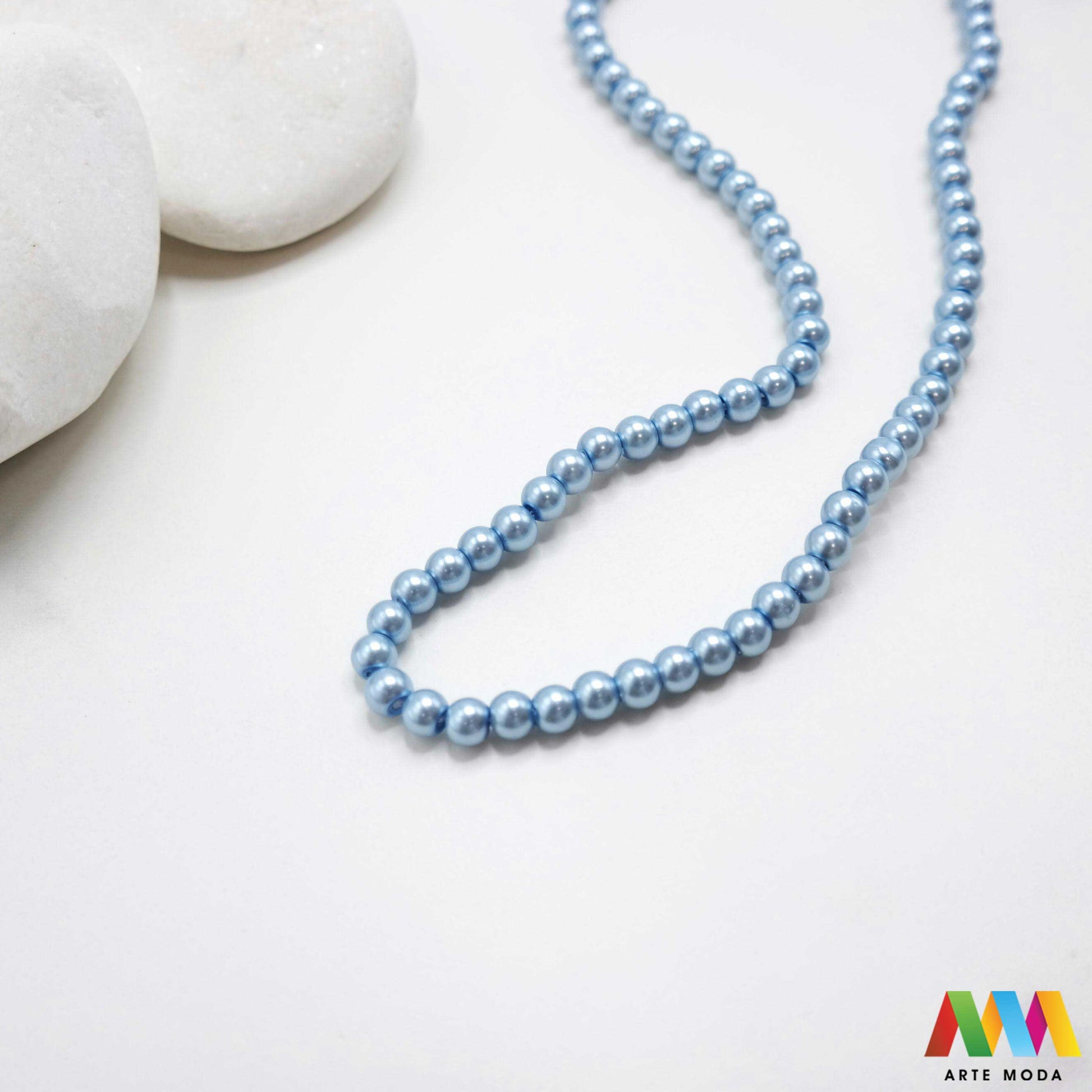 stakleni biseri niz staklo biser perle biserne zrna zrno perla staklene imitacija bisera sedefaste vjenčani nakit klasični DIY ogrlice bijeli u boji bisernim sjajem izrada nakita umjetni Za klasičnu eleganciju birajte staklene bisere imitacija bisera ima visok sedefasti sjaj i savršeno je glatka Idealni su za izradu vjenčanog nakita bezvremenskih ogrlica i narukvica raznim veličinama i bojama ovi biseri unose dašak luksuza u svaki uradi sam projekt Počnite nizati svoju eleganciju arte moda repromaterijal