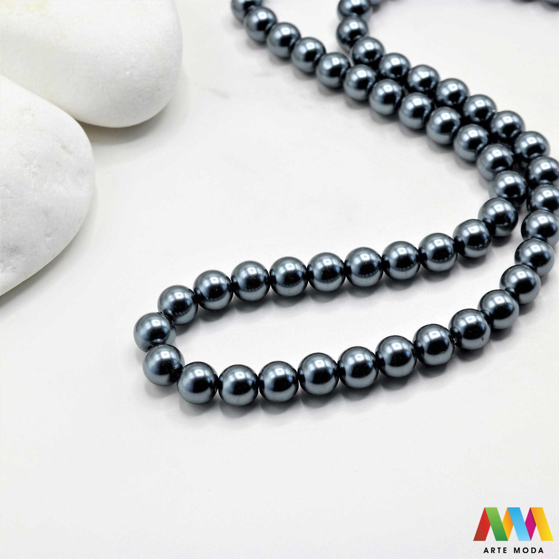 stakleni biseri niz staklo biser perle biserne zrna zrno perla staklene imitacija bisera sedefaste vjenčani nakit klasični DIY ogrlice bijeli u boji bisernim sjajem izrada nakita umjetni Za klasičnu eleganciju birajte staklene bisere imitacija bisera ima visok sedefasti sjaj i savršeno je glatka Idealni su za izradu vjenčanog nakita bezvremenskih ogrlica i narukvica raznim veličinama i bojama ovi biseri unose dašak luksuza u svaki uradi sam projekt Počnite nizati svoju eleganciju arte moda repromaterijal