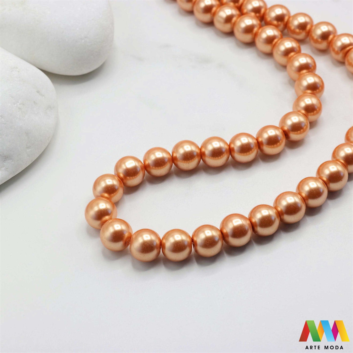 stakleni biseri niz staklo biser perle biserne zrna zrno perla staklene imitacija bisera sedefaste vjenčani nakit klasični DIY ogrlice bijeli u boji bisernim sjajem izrada nakita umjetni Za klasičnu eleganciju birajte staklene bisere imitacija bisera ima visok sedefasti sjaj i savršeno je glatka Idealni su za izradu vjenčanog nakita bezvremenskih ogrlica i narukvica raznim veličinama i bojama ovi biseri unose dašak luksuza u svaki uradi sam projekt Počnite nizati svoju eleganciju arte moda repromaterijal