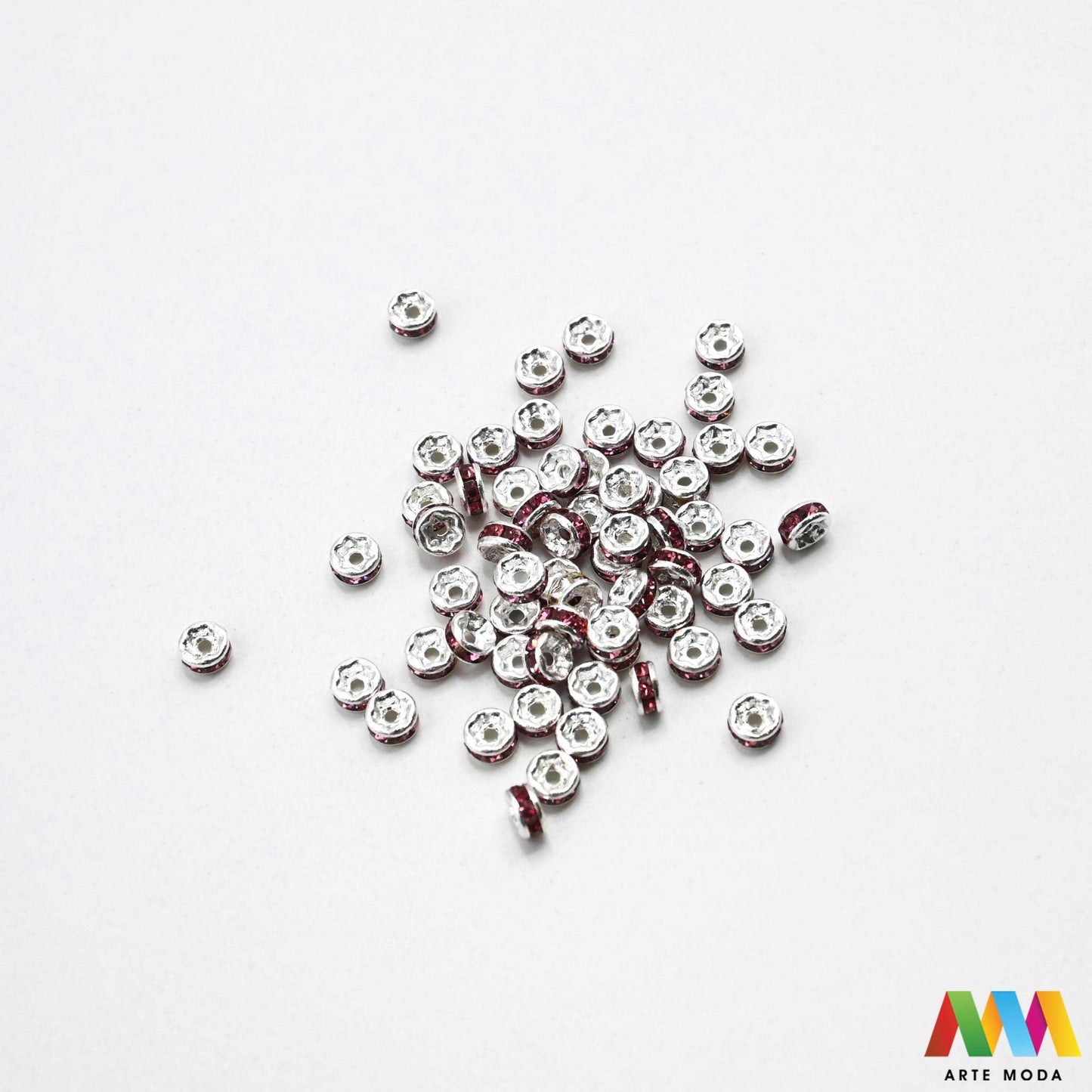 razdjelnik umetak spacer metalne izrada nakita DIY nakit distanceri metalni pribor separatori srebrne zlatne šajbice metalni za perle razmaknice komponente metal Mali ali ključni za profesionalan nakit Metalni umetci razdjelnici spacer perle služe za stvaranje razmaka i dodavanje sjaja perlama Sprječavaju trenje i ističu poludrago kamenje Neophodan element za izradu narukvica i ogrlica koje izgledaju bogatije i elegantnije arte moda repromaterijal