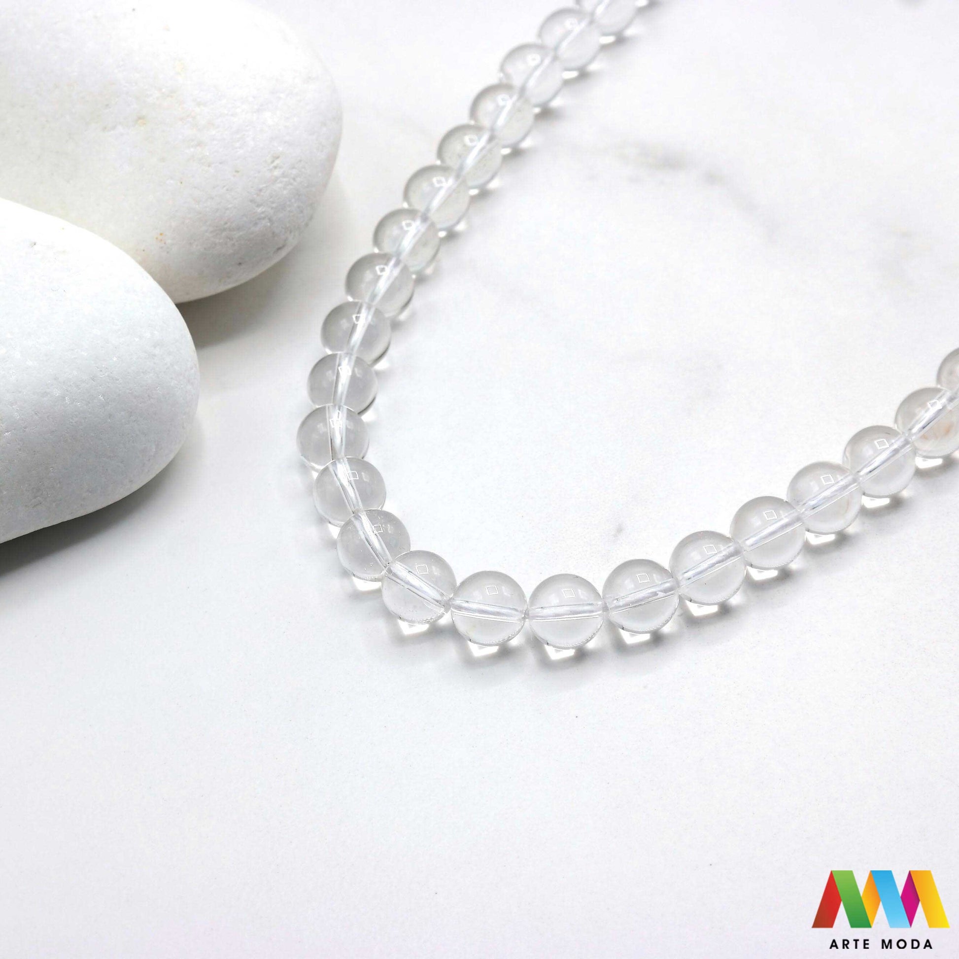 gorski kristal čisti kvarc kvarcni stjenoviti kremen poludrago kamenje repromaterijal poludragi kamen mineral perle nakit meditacija isceljenje čišćenje energije aura energetska pojačala prozirni čisti kristaloterapija Gorski kristal je kamen svih kamena Simbol čistoće svjetlosti moćne energije Smatra se univerzalnim iscjeliteljem jer pojačava energiju čisti čakre pretvara negativnost u pozitivu izradu nakita meditaciju čišćenje prostora Birajte perle različitih dimenzija i oblika arte moda repromaterijal