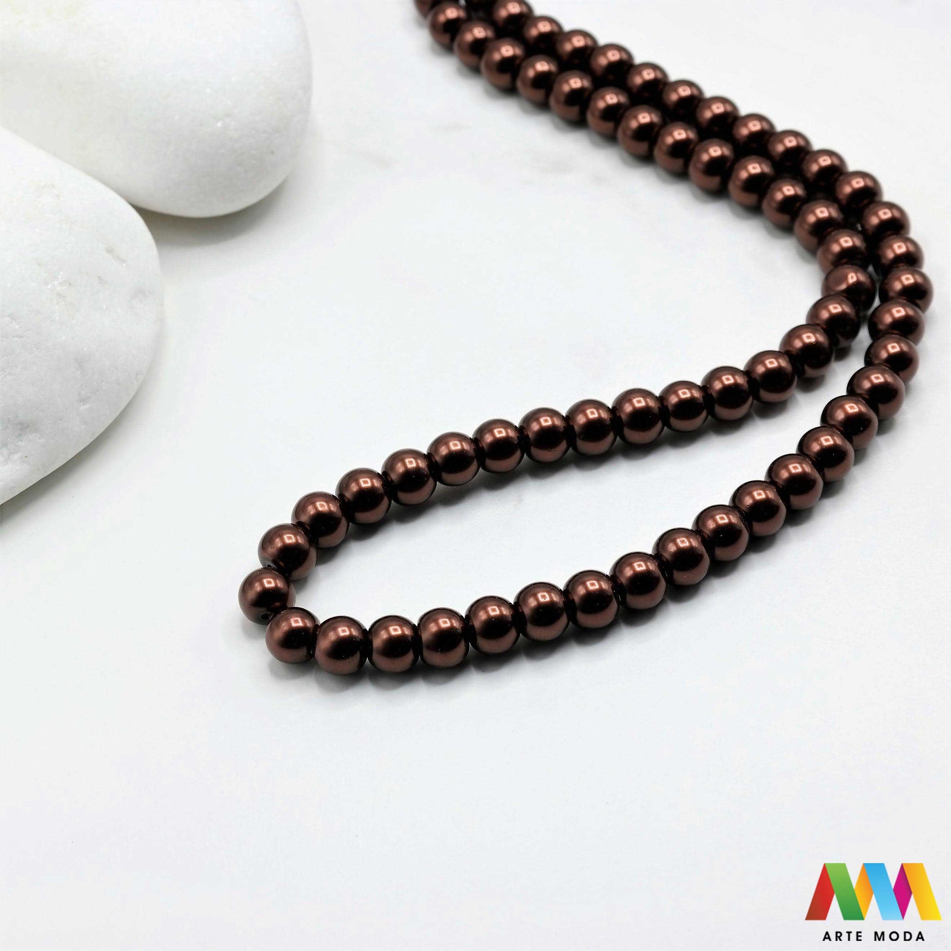 stakleni biseri niz staklo biser perle biserne zrna zrno perla staklene imitacija bisera sedefaste vjenčani nakit klasični DIY ogrlice bijeli u boji bisernim sjajem izrada nakita umjetni Za klasičnu eleganciju birajte staklene bisere imitacija bisera ima visok sedefasti sjaj i savršeno je glatka Idealni su za izradu vjenčanog nakita bezvremenskih ogrlica i narukvica raznim veličinama i bojama ovi biseri unose dašak luksuza u svaki uradi sam projekt Počnite nizati svoju eleganciju arte moda repromaterijal