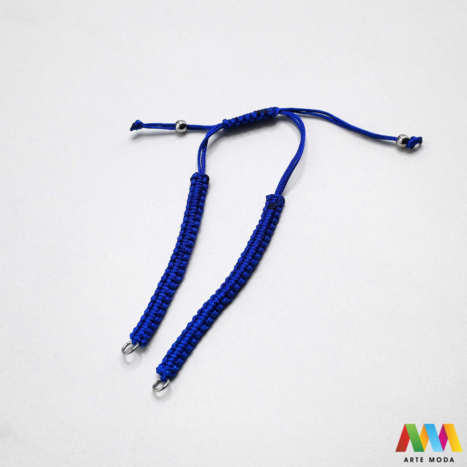 pletene baze za narukvice izrada narukvica DIY nakit podesive konop baze materijal uradi sam ručno rađene makrame podesive plastična kuglica metalna alkica Iskoristite svoju kreativnost uz pletene baze za narukvice izradu nakita baza izrađena je od izdržljivog sintetičkog pletenog konopca metalnim alkicama i podesivim plastičnim kuglicama za savršeno pristajanje Dodajte omiljene perle privjeske ili čvoriće i izradite unikatne i personalizirane narukvice za sebe ili kao poklon arte moda repromaterijal