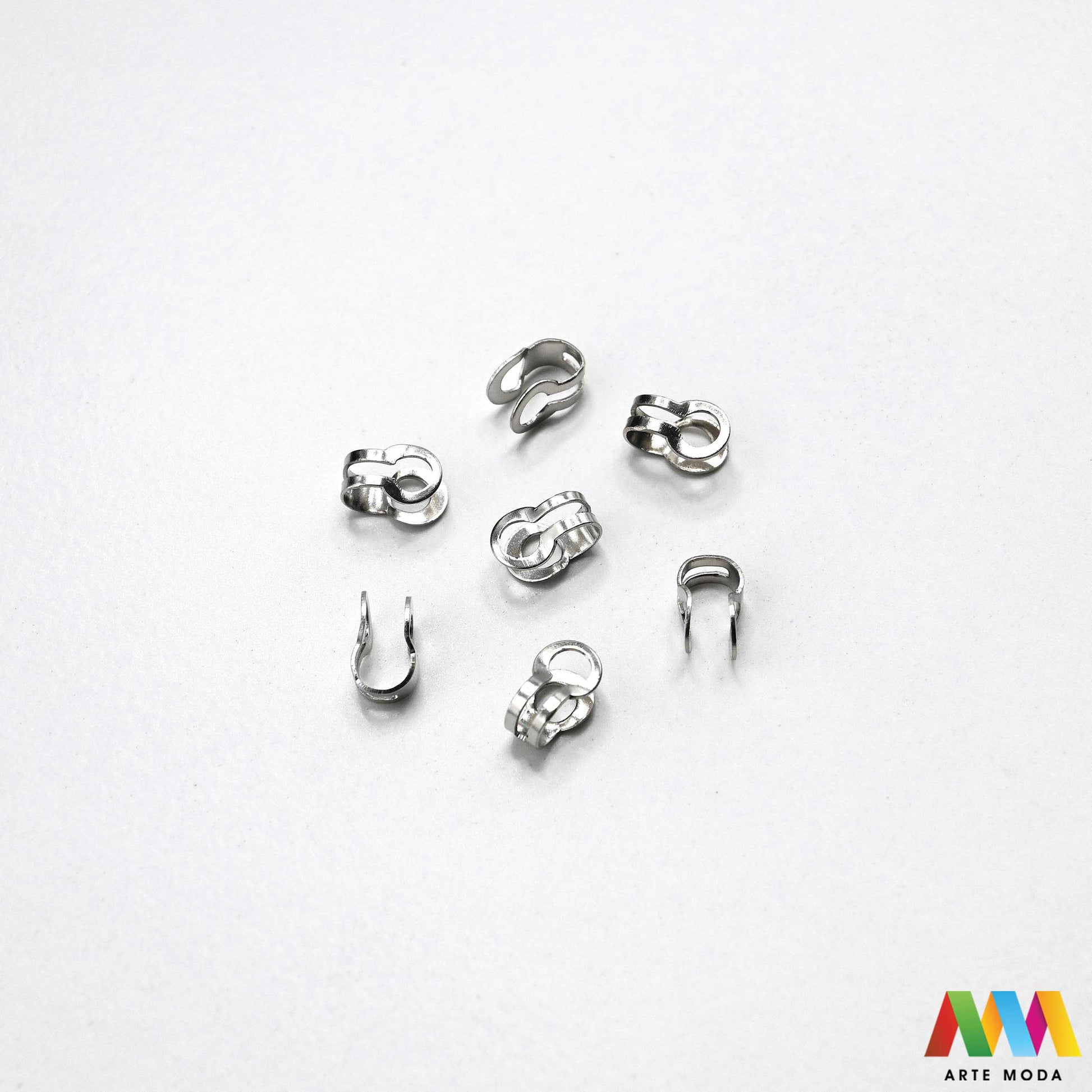 držači bailovi stiskači kvačice za privjeske spojnice vješalice nakit držač kamen metalni elementi DIY pribor srebrni zlatni montaža privjeska kristale poludrago vješanje privjesaka repromaterijali Pretvorite perle kamenje privjeske esencijalni vješanje vaših kreacija na lančiće konce Omogućuju profesionalan izgled sigurno nošenje poludragog kamenja kristala različitih stilova glatki gravirani filigranski boja srebro zlato bronca osigurajte čvrst elegantan spoj svom uradi sam nakitu arte moda repromaterijal