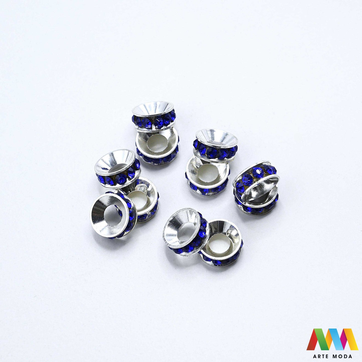 razdjelnik umetak spacer metalne izrada nakita DIY nakit distanceri metalni pribor separatori srebrne zlatne šajbice metalni za perle razmaknice komponente metal Mali ali ključni za profesionalan nakit Metalni umetci razdjelnici spacer perle služe za stvaranje razmaka i dodavanje sjaja perlama Sprječavaju trenje i ističu poludrago kamenje Neophodan element za izradu narukvica i ogrlica koje izgledaju bogatije i elegantnije arte moda repromaterijal